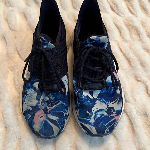 New balance - Picture 2 of 4